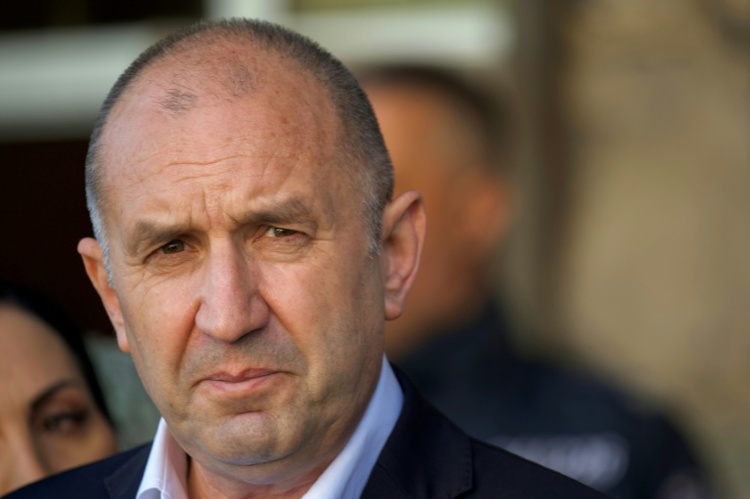 Prorussischer Ex-Präsident Radew holt bei Wahl in Bulgarien absolute Mehrheit