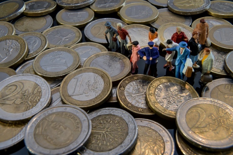 Milliarden auf vergessenen Konten: Großer Zuspruch für gemeinnützigen Fonds