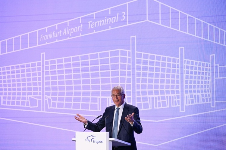 Frankfurter Flughafen weiht neues Terminal ein - Terminal 2 wird saniert