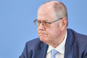 Steinbrück sieht beispiellose Verdichtung von Herausforderungen