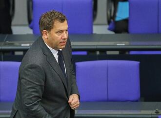 Klingbeil hält ''Tankrabatt'' für ''wichtiges Signal''