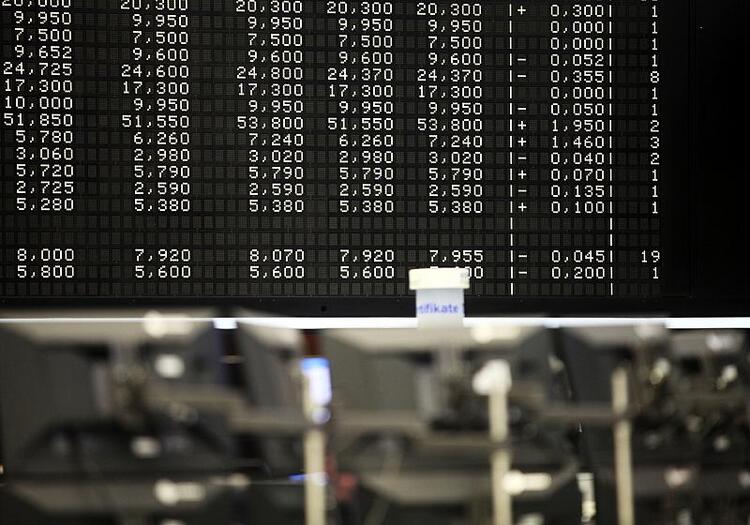 Dax rutscht am Mittag ins Minus - Nervosität steigt vor Wochenende