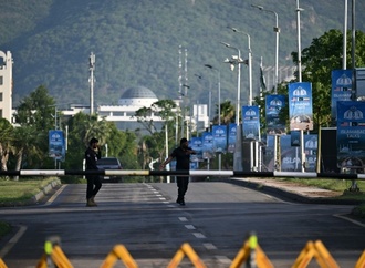 Irans Außenminister und US-Gesandte in Pakistan: Verhandlungen über Kriegsende aber ungewiss