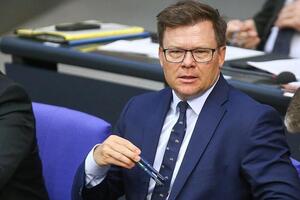 Bundesumweltminister denkt über Haushaltsnotlage nach