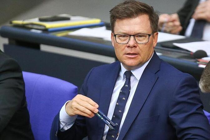 Bundesumweltminister denkt über Haushaltsnotlage nach