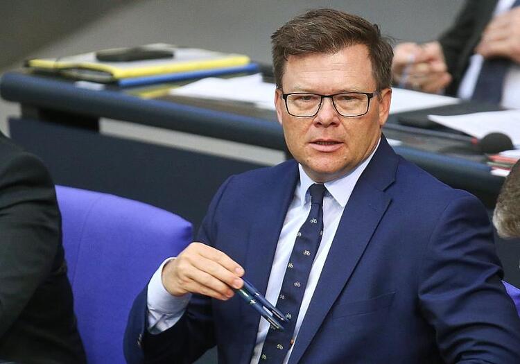 Bundesumweltminister denkt über Haushaltsnotlage nach