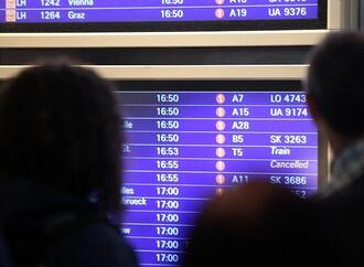 Karliczek: Preise für Flugtickets werden noch weiter steigen