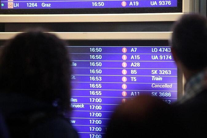 Karliczek: Preise für Flugtickets werden noch weiter steigen