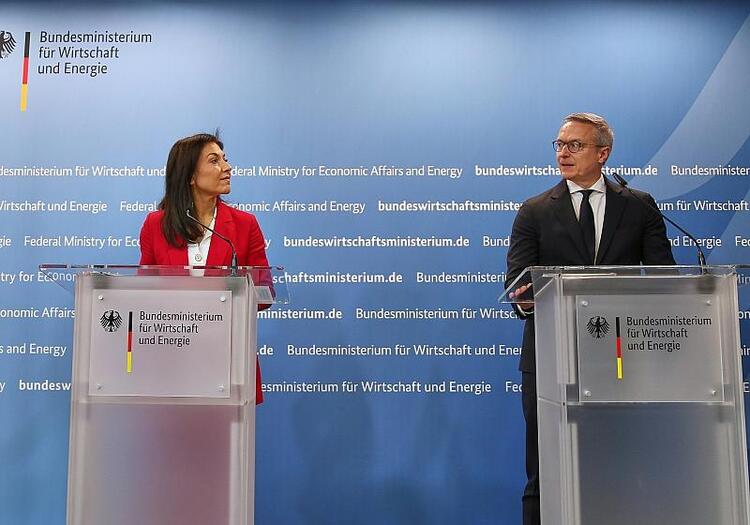 Regierung will mit neuer KI-Strategie Innovationen 