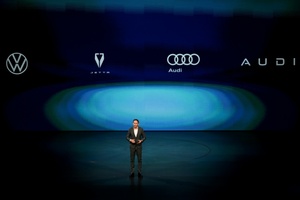 Konzernchef Blume: VW plant Einstieg ins Rüstungsgeschäft