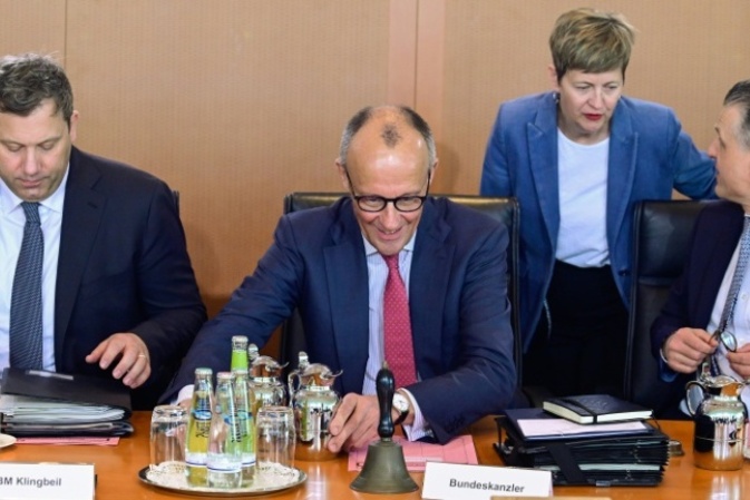 Bundeskabinett billigt Reform von Krankenversicherung - Projekt weiterhin umstritten