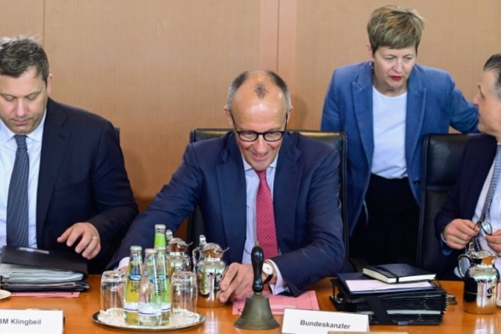 Bundeskabinett billigt Reform von Krankenversicherung - Projekt weiterhin umstritten