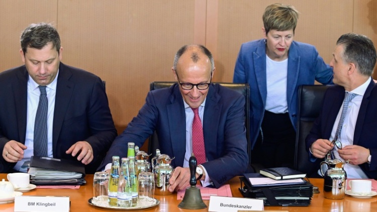 Bundeskabinett billigt Reform von Krankenversicherung - Projekt weiterhin umstritten