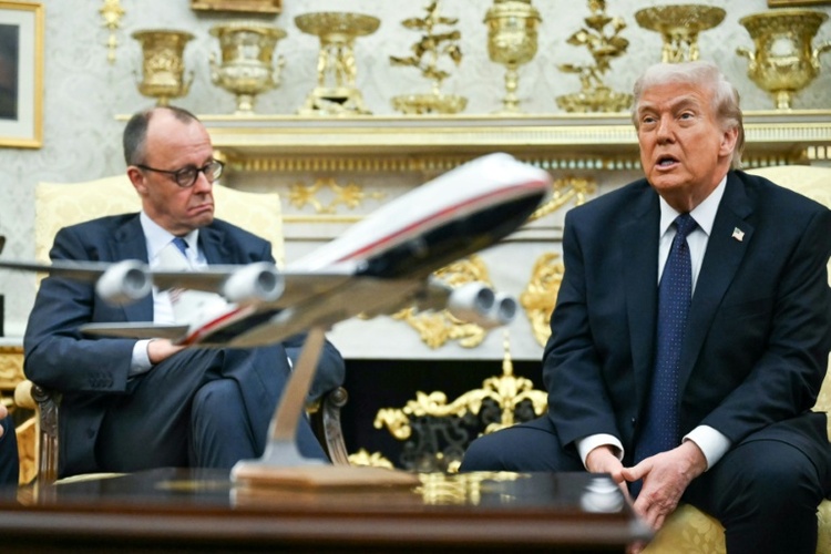Trump erwägt Reduzierung der US-Truppenstärke in Deutschland - Merz beschwört Gemeinsamkeiten