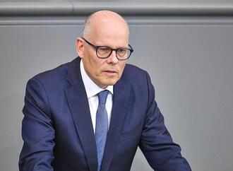 CDU-Außenpolitiker: US-Truppenabzug keine Bestrafung für Merz