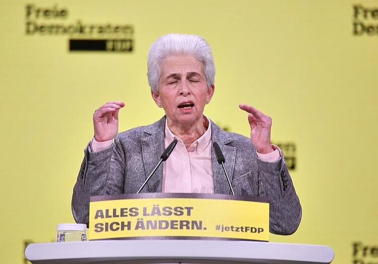 Strack-Zimmermann mahnt Merz zu mehr Besonnenheit
