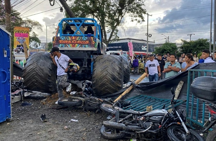 Monster-Truck rast in Menge: Drei Tote bei Show in Kolumbien
