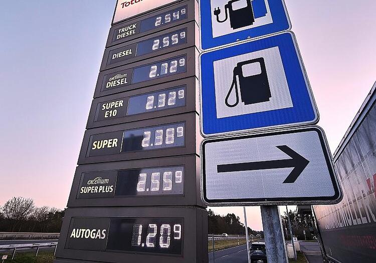 ADAC: April teuerster Tankmonat aller Zeiten