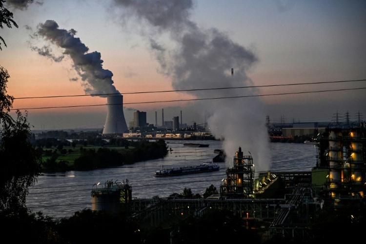 Geld pro eingesparter Tonne CO2: Reiche führt Förderprogramm für Industrie fort