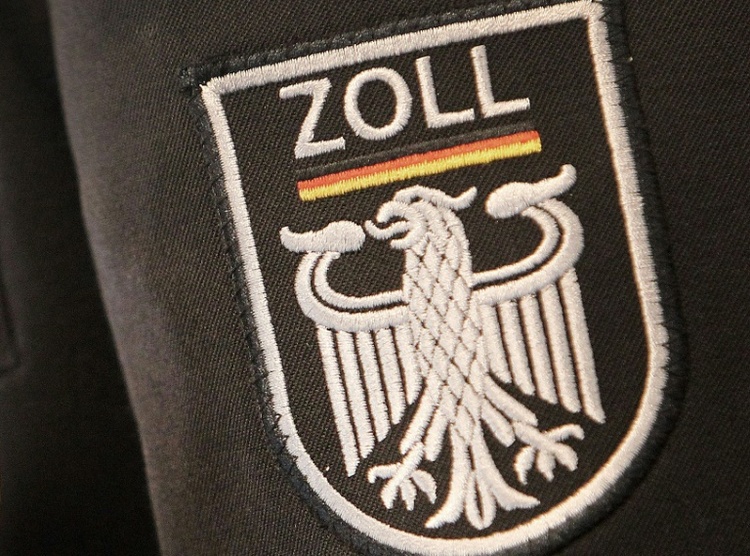 Bundesweite Durchsuchungen wegen Schwarzarbeit in Kurier- und Paketbranche