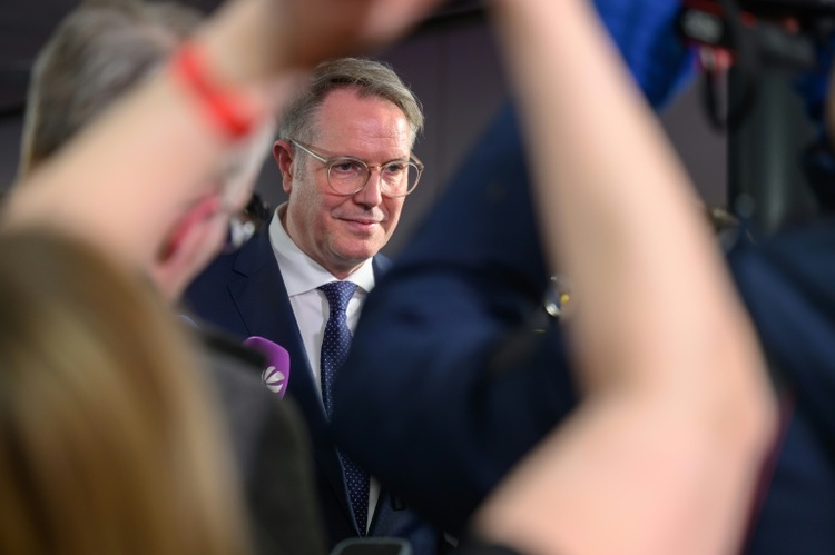 Scheidender rheinland-pfälzischer Regierungschef Schweitzer neuer SPD-Fraktionschef