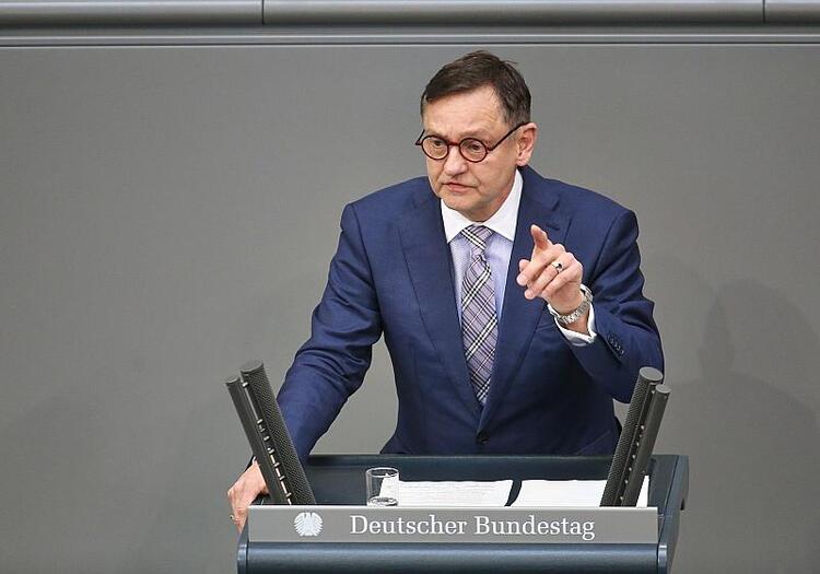 AfD-Vizechef Gottschalk lobt Wärmepumpen und E-Autos