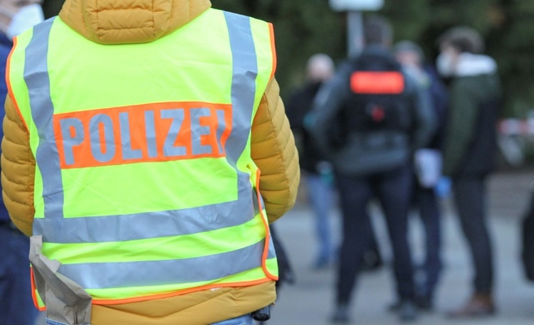 Niedersachsen: 74-Jähriger soll Lebensgefährtin bei Streit erdrosselt haben