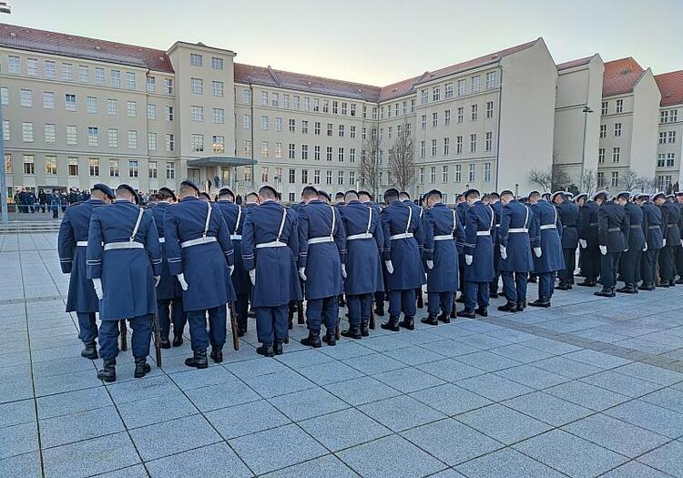 Bundeswehr: 250 Euro Bußgeld bei Fragebogen-Verweigerung