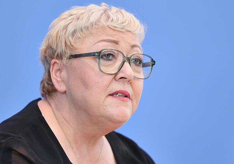 SED-Opferbeauftragte will über Wert der Demokratie aufklären