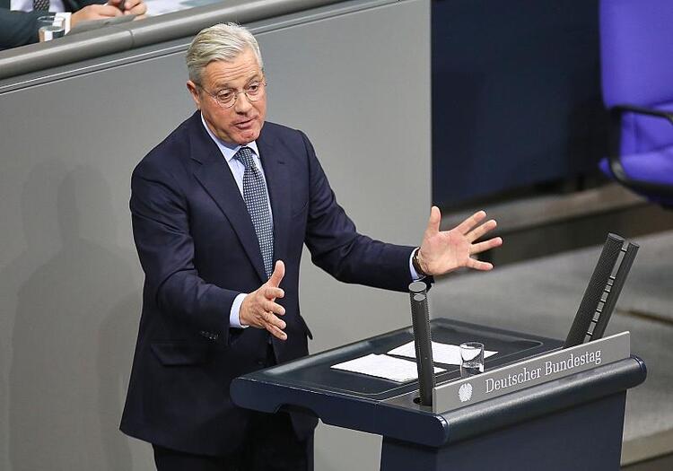 Röttgen: Waffenruhe zwischen Russland und Ukraine ändert nichts