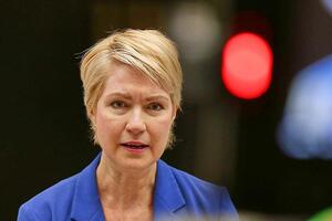 Schwesig wirft Bundesregierung mangelnde Professionalität vor