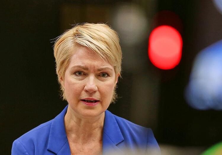 Schwesig wirft Bundesregierung mangelnde Professionalität vor