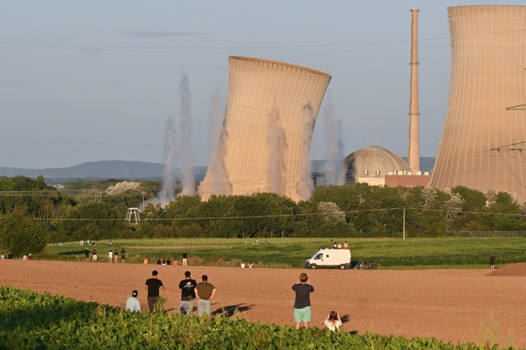 Sprengung von Kühltürmen von Atomkraftwerk Grafenrheinfeld gestört: Strafe abgemildert