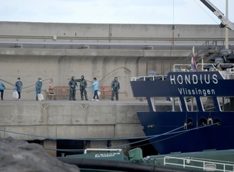 Schlechtes Wetter: Kreuzfahrtschiff ''Hondius'' legt auf Teneriffa an