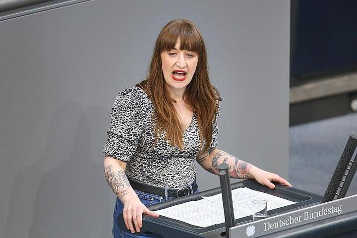 Reichinnek pocht auf Ersatz für ''Entlastungsprämie''