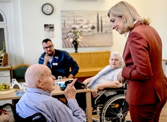 DAK: Warkens Pflegereform könnte Heimbewohner bis zu 20.000 Euro mehr kosten