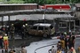 Mindestens acht Tote bei Zusammenstoß von Güterzug mit Bus in Bangkok