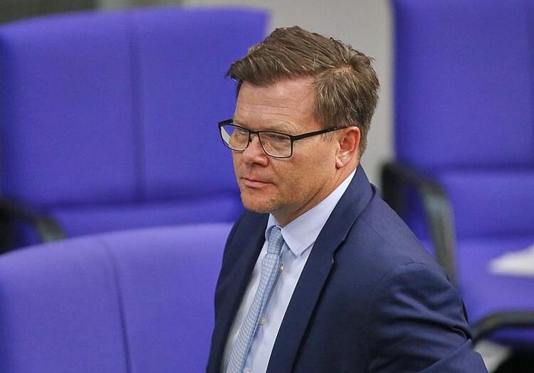 Schneider will Klimaschutzprogramm nachbessern