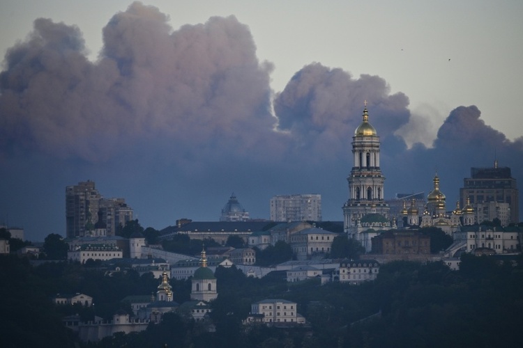 Russland greift Ukraine mit Oreschnik-Raketen an - Merz: 