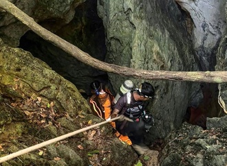 Retter: Fünf Vermisste in Höhle in Laos lebend gefunden