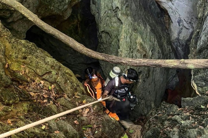 Retter: Fünf Vermisste in Höhle in Laos lebend gefunden