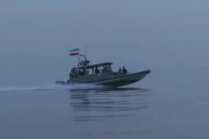 Staatsfernsehen: Iran feuert Warnschüsse auf vier Schiffe in Straße von Hormus ab