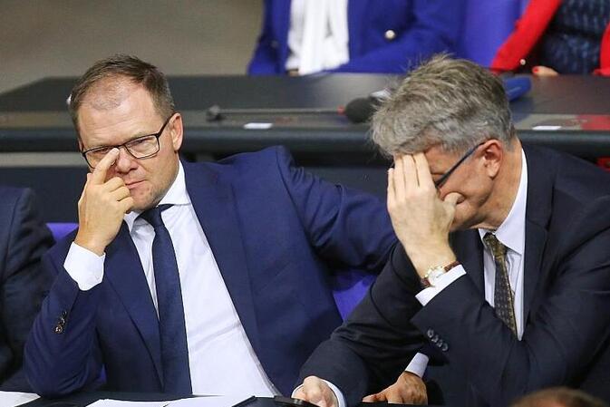 Streit zwischen Schneider und Schnieder über Infrastrukturausbau
