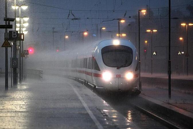 Wetterdienst weitet Unwetterwarnungen aus