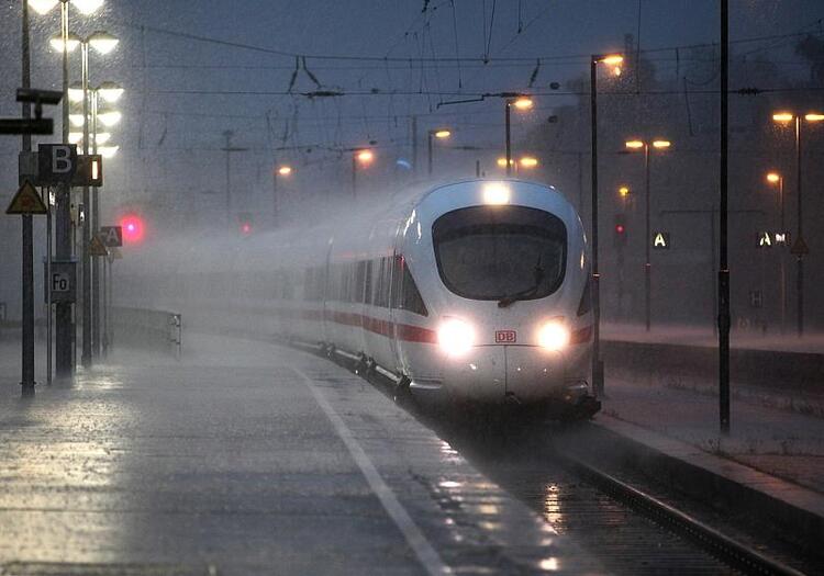 Wetterdienst weitet Unwetterwarnungen aus