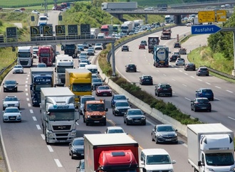 Verkehrsminister Schnieder startet Stellplatz-Informationsdienst für Lkw-Fahrer