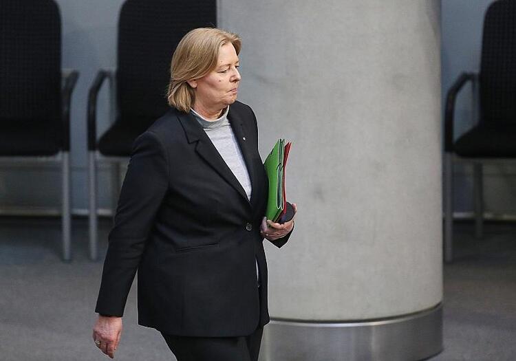Bundesarbeitsministerin fordert Digitalsteuer