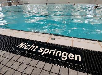 Schwimmmeister fordern bundesweite Bronze-Pflicht in Freibädern