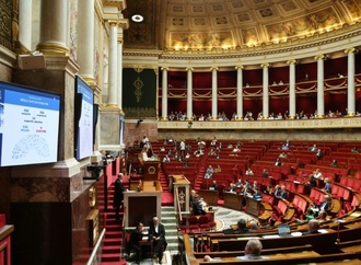 Missbrauch an Schulen: Frankreich will Betreuer stärker kontrollieren