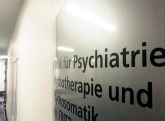 Warken will Honorarkürzung für Psychotherapeuten nicht beanstanden
